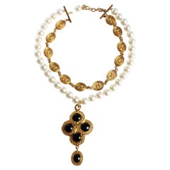 Chanel Collier médaillon pendentif en verre coulé perles vintage des années 90 + COA