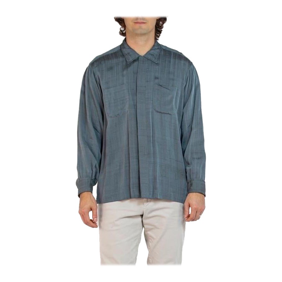 1950S SCHIAPARELLI Gray Silk Blend Men's Shirt With Patch Pockets (Chemise pour hommes en soie mélangée avec poches plaquées) en vente