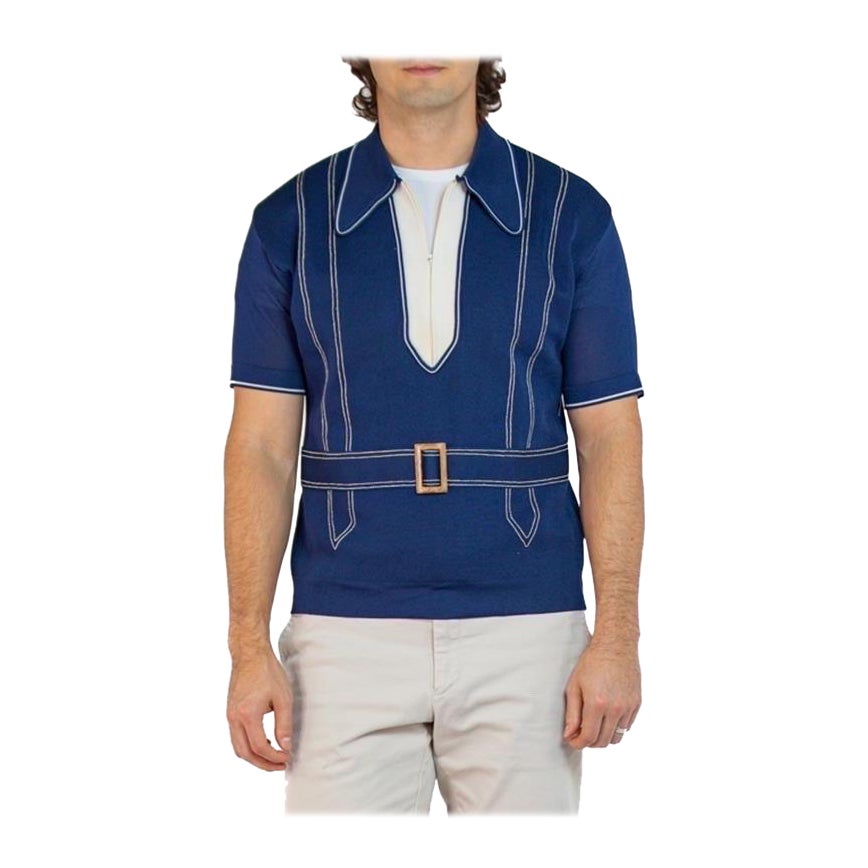 Blaues Acetat-Strickhemd für Männer aus den 1960er Jahren mit kontrastierenden weißen Verzierungen im Angebot