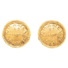 Chanel Goldfarbene Rue Cambon-Ohrringe mit Clipverschluss