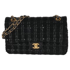 Chanel Borsa media Classic Leather con doppia patta in tweed nero e pelle intrecciata