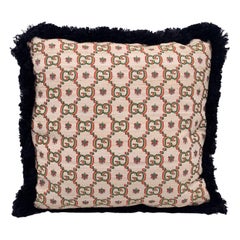 Gucci Coussin en jacquard beige à franges avec logo GG, 45x45