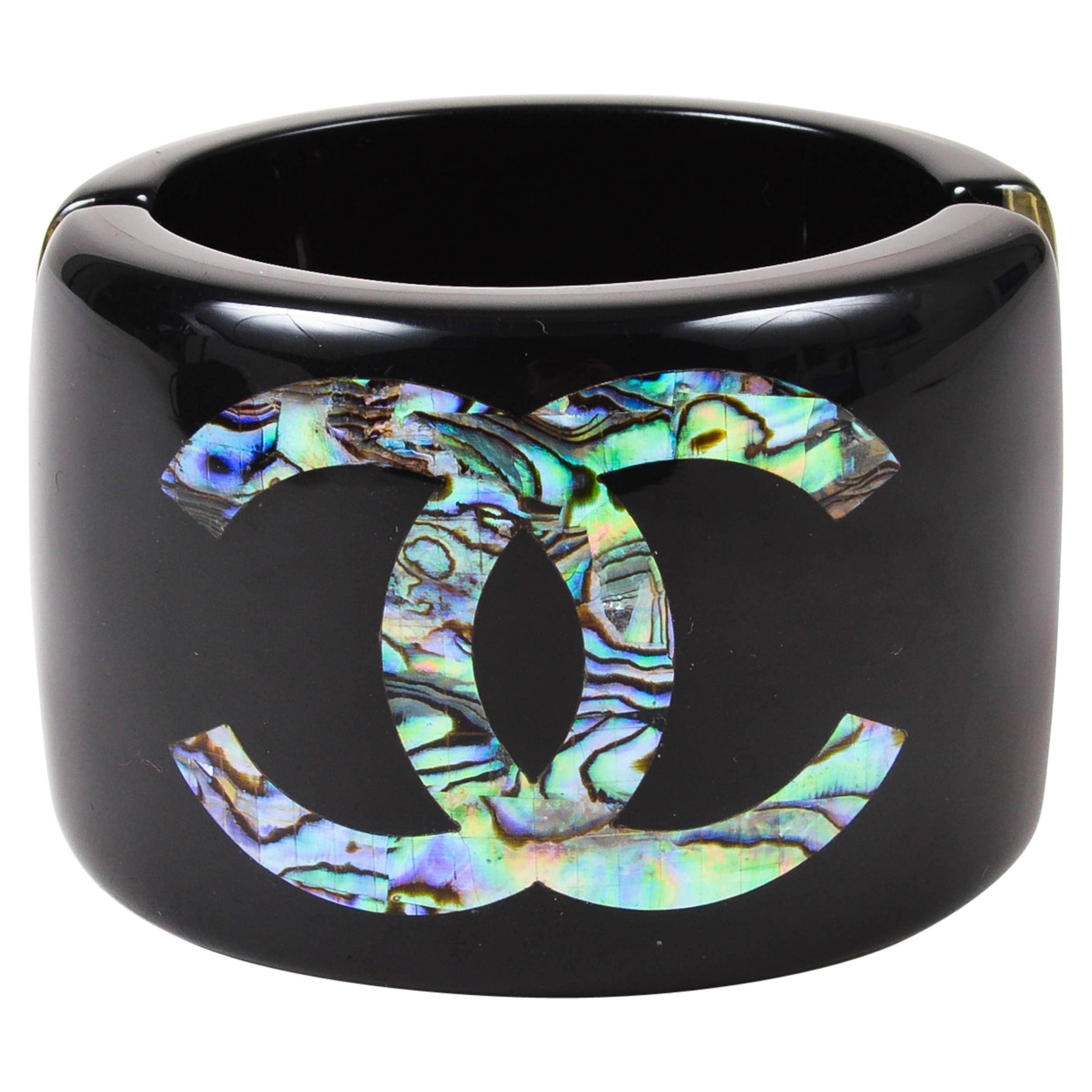 Chanel 12P Black Metallic Shell 'CC' Logo Hinged Chunky Bangle Bracelet For Sale