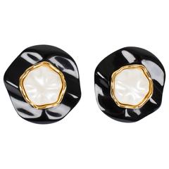 Chanel Earrings - black/pearl/gold