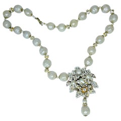 Collier à fleurs en fausse perle baroque signé Miriam Haskell, années 1950
