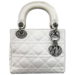 CHRISTIAN DIOR Sac Mini Dior Lady Hardware en soie de Cannage blanc et cristal