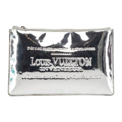 Louis Vuitton 2006 Silberne Leder-Spiegel-Clutch