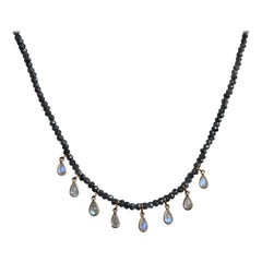 18,14 Karat Diamant-Perlen-Halskette aus 18K Gold mit Regenbogen-Mondstein- Birnen