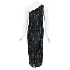 Vintage 1970er Halston Couture schillerndes, perlenbesetztes, schwarzes Seiden-Ein-Schulter-Kleid 