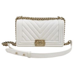 Chanel Silver Chain x White Chevron Holographic Boy Bag Leather ref.485791  - Joli Closet