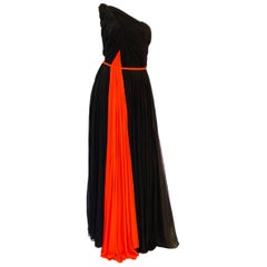 Important 1940s Madame Grès Grecian Goddess Silk Knit Gown in Black and Red