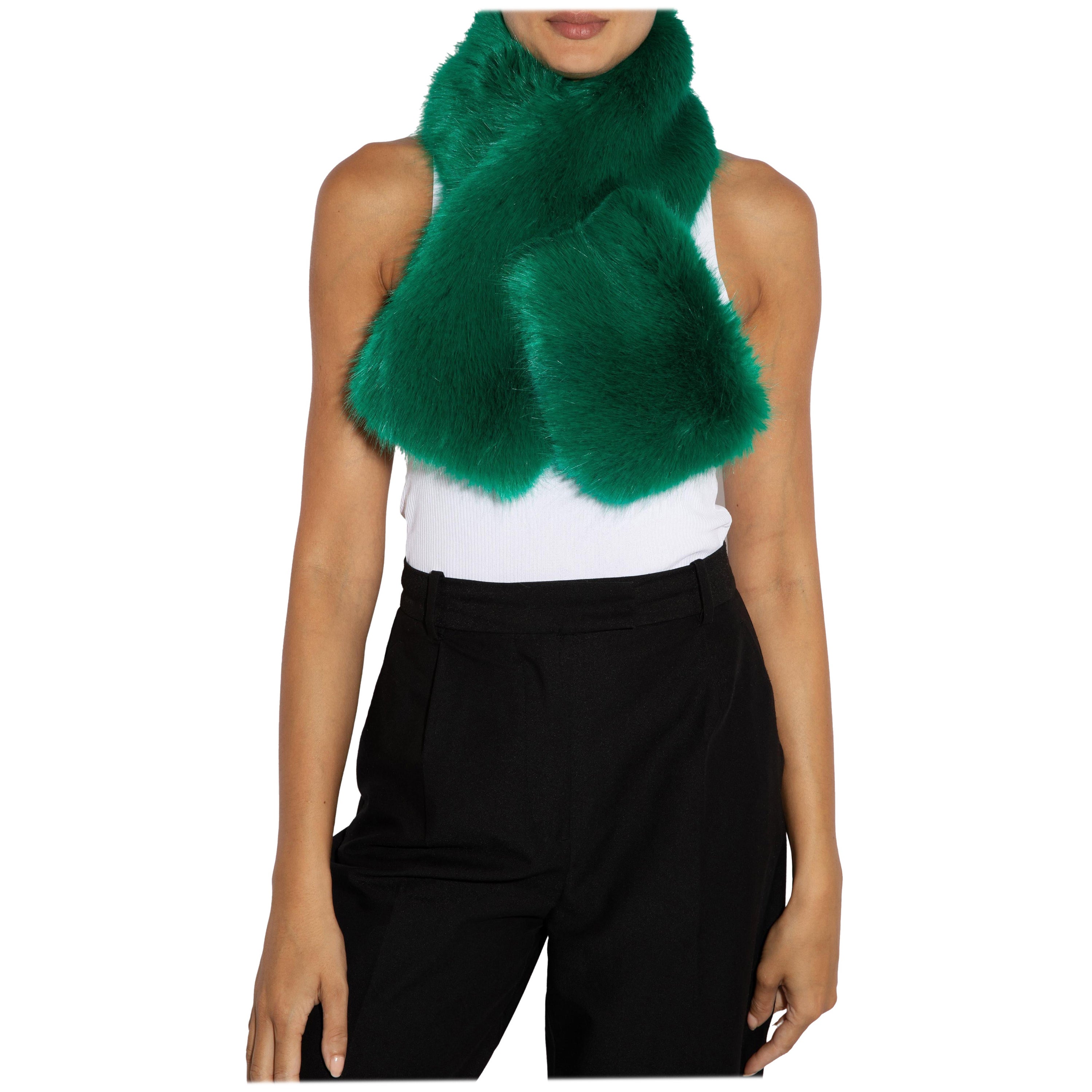 Verheyen London Cross-through Faux Fur Collar in Emerald Green For Sale