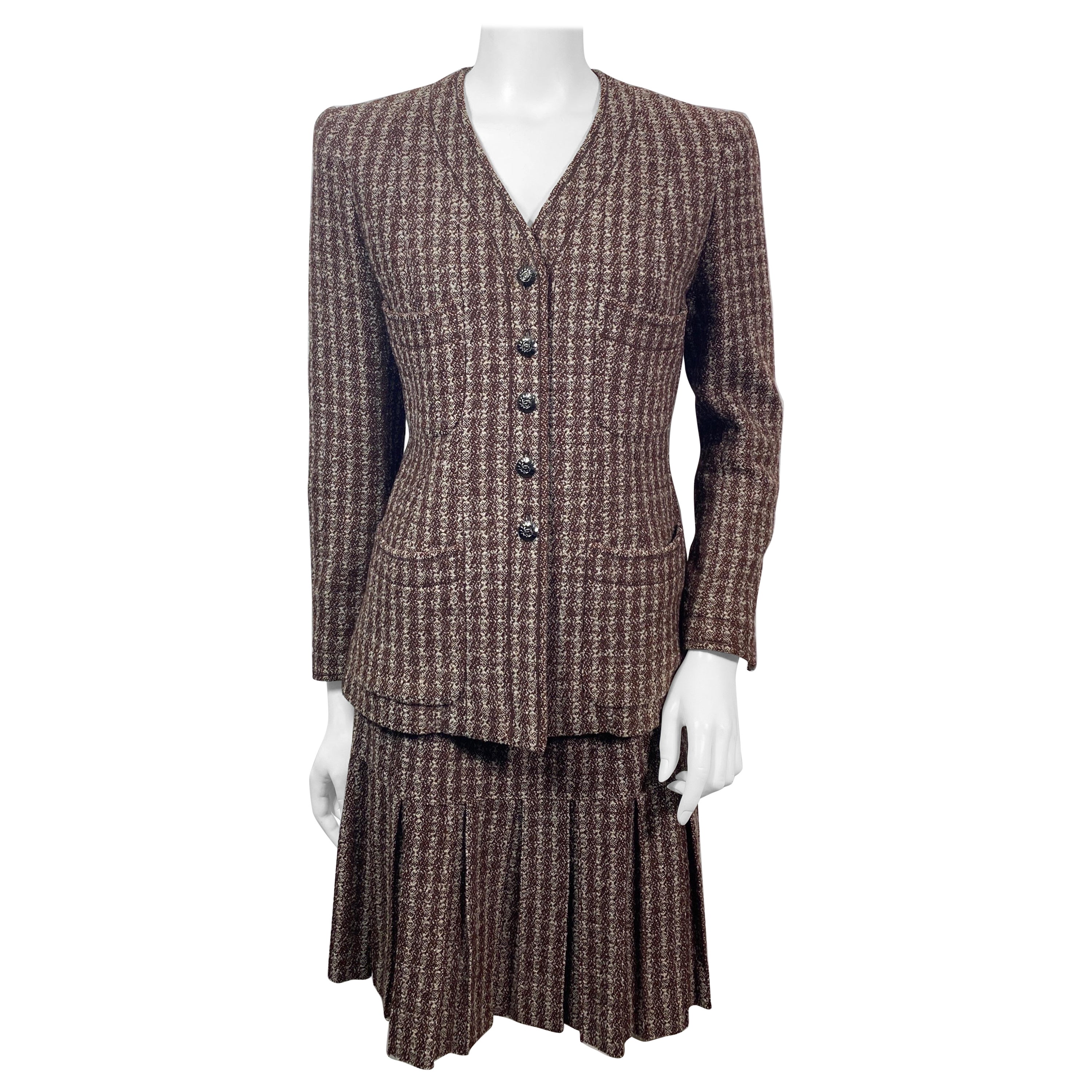 Chanel 1990’s Brown and Crème Wool Nailshead Tweed Skirt Suit-size 36 For Sale