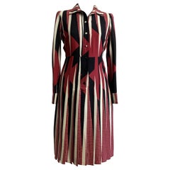 Gucci Pre Fall 2017 Kleid aus Seide bordeaux mit geometrischem Muster in A-Linie aus Seide