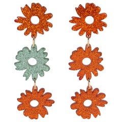 Missoni, Italie, pendants d'oreilles percés en résine de Lucite pailleté orange et bleu