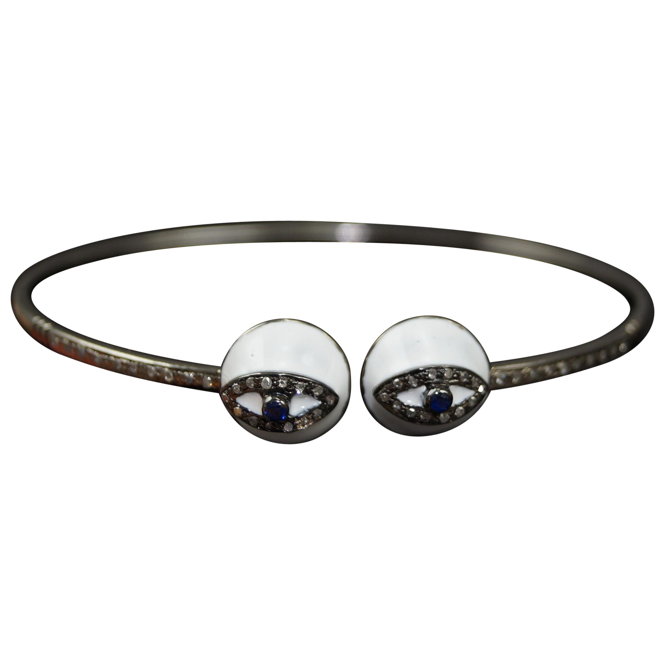 Bracciale a manette aperto in argento sterling ossidato con pavé di diamanti naturali e malocchio in vendita