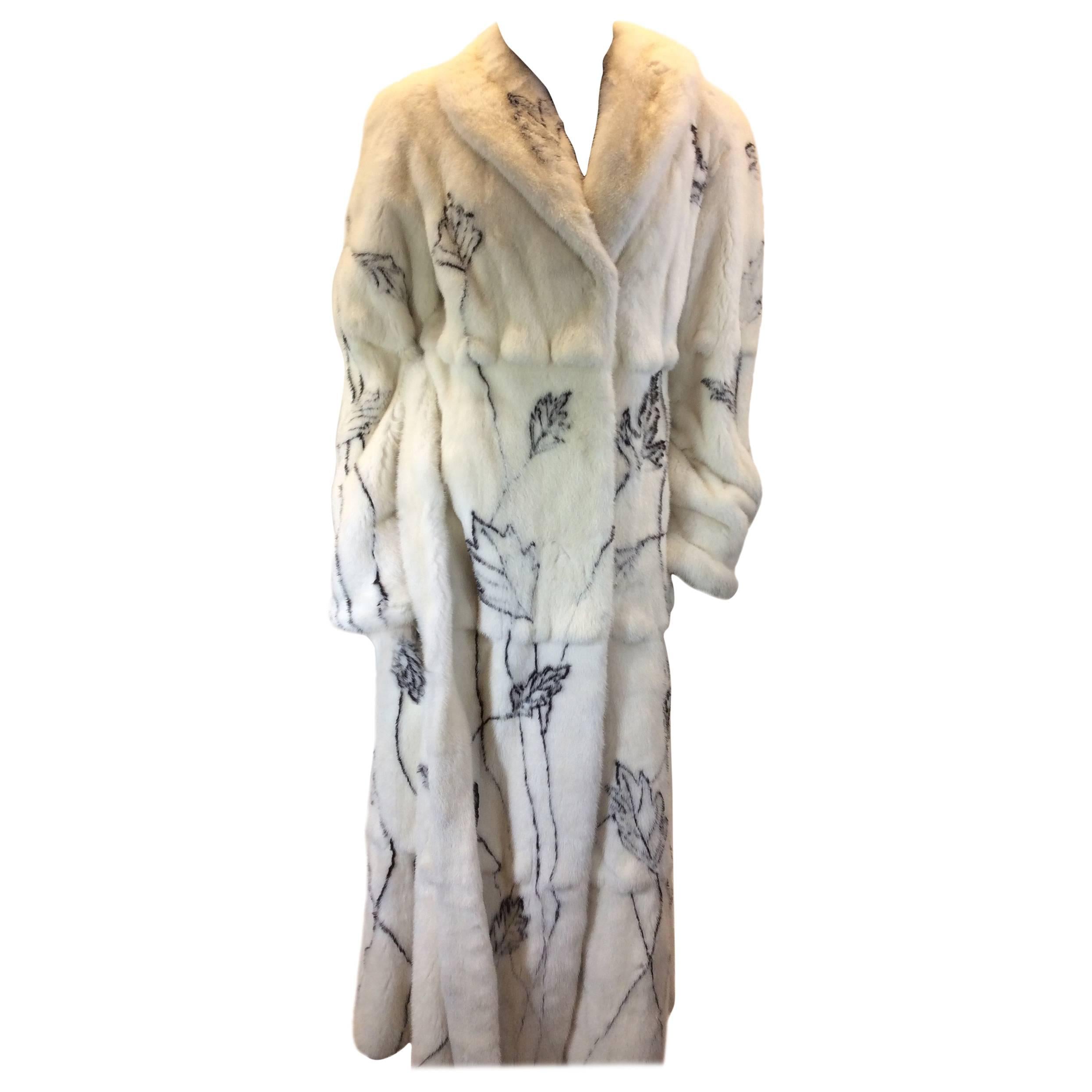 Zuki White and Black Floral Mink Swing Coat For Sale