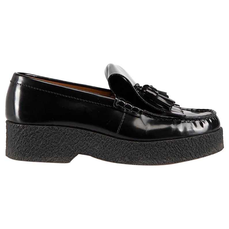 Celine Plateau Loafers aus schwarzem Leder mit Quaste, Größe IT 40 im Angebot