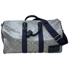 Louis Vuitton Silber Monogramm Satellite 50 Keepall Bandouliere Silber Monogramm Satellite