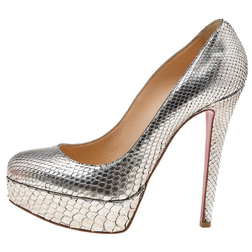 Christian Louboutin escarpins Bianca à plateforme en python doré, taille 36 en vente