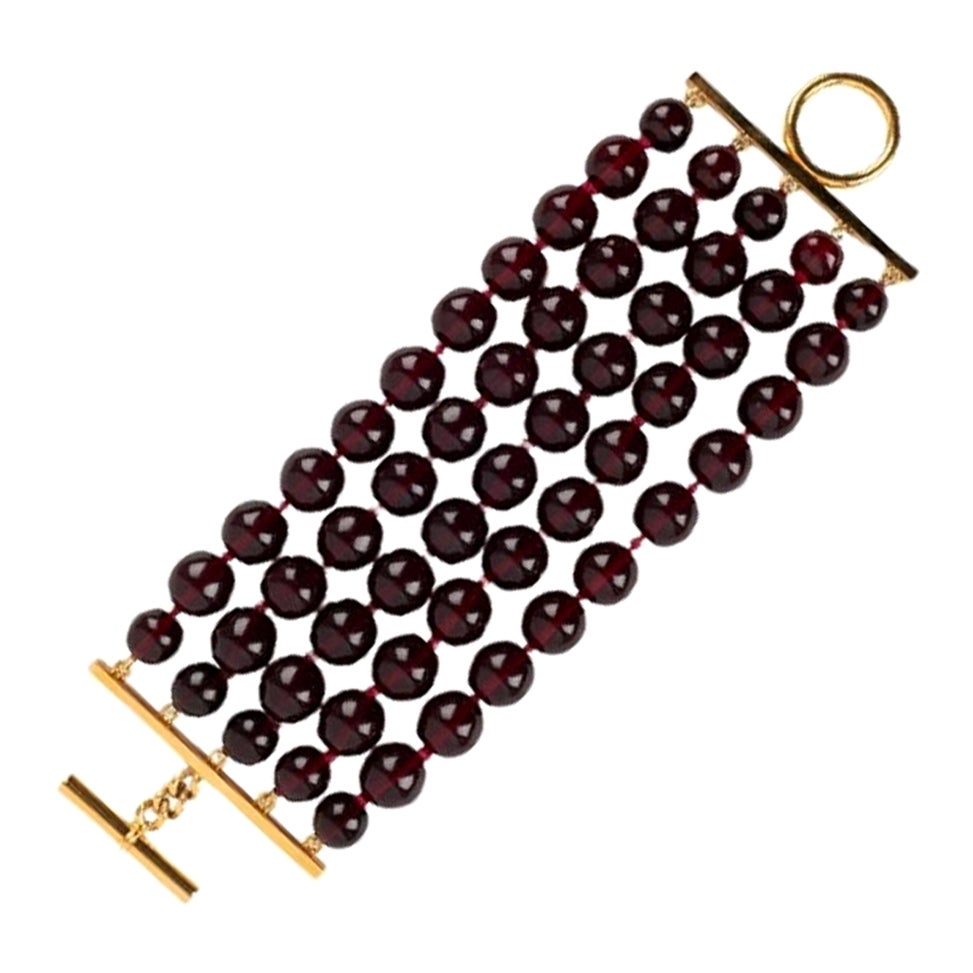 Chanel Bracelet de perles en verre rouge