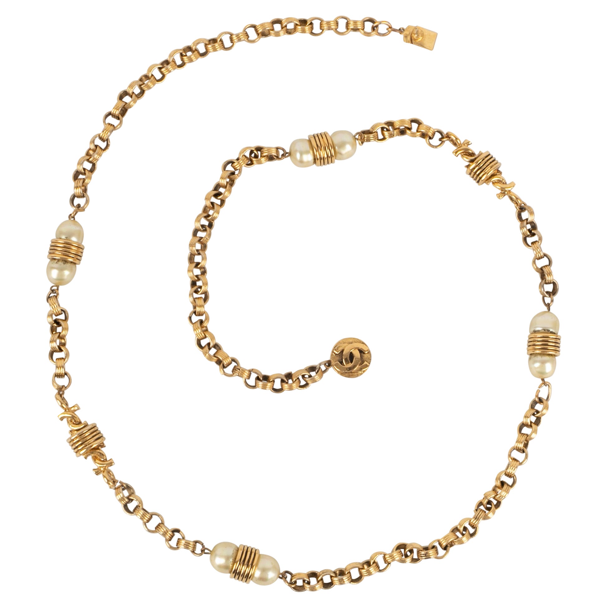 Chanel Golden Metal Necklace with Costume Pearls, 1980s For Sale