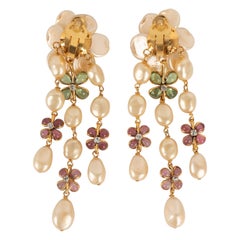 Chanel Camelia Pendientes de metal dorado con perlas de fantasía y brillantes