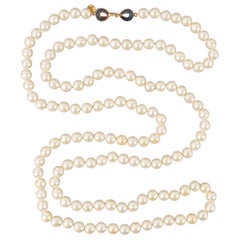 Chanel Necklace / Sautoir with Pearls and Blue Glass