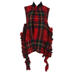 Comme des Garcons - Manteau en laine tartan rouge avec bandoulière en chaîne argentée, automne-hiver 2000