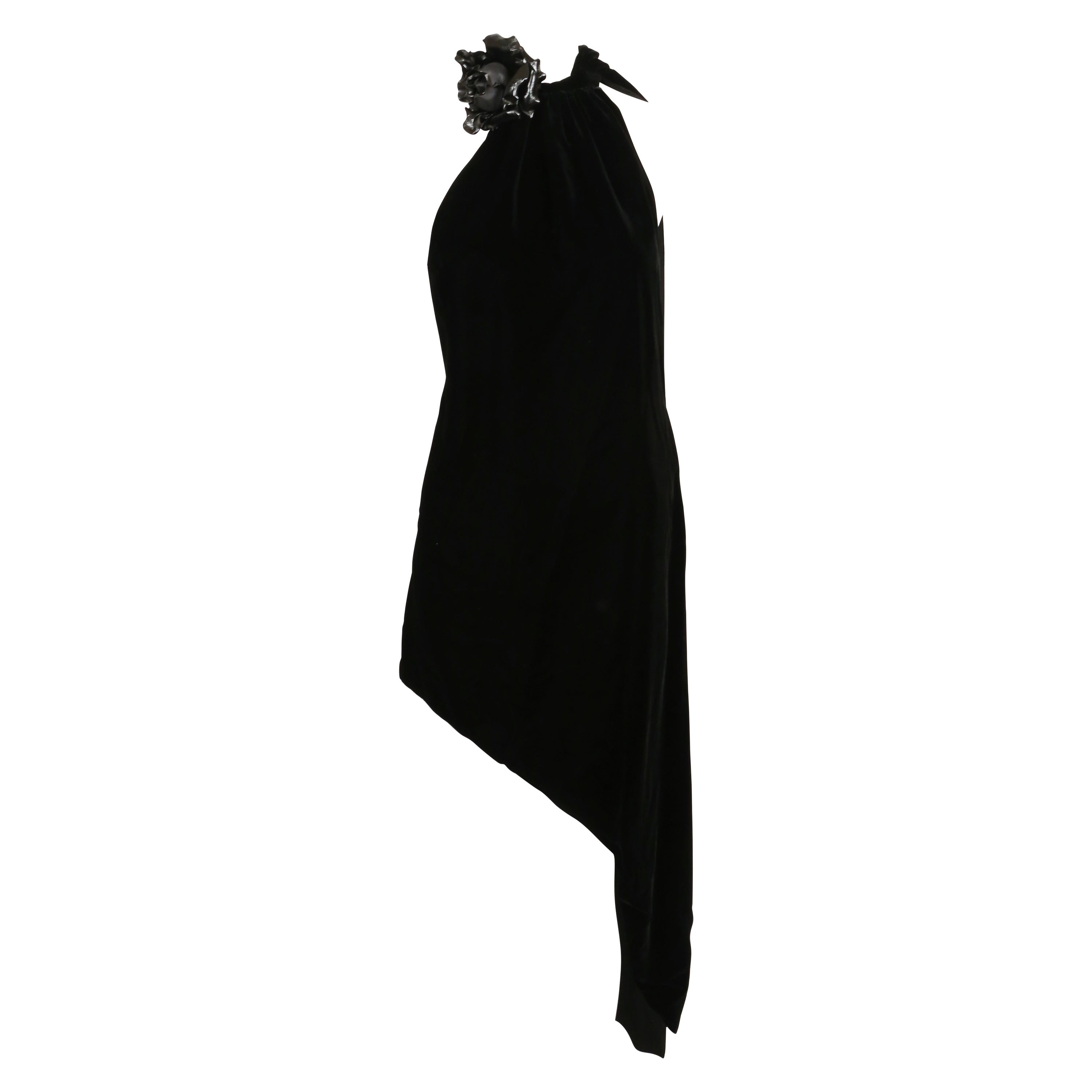 new 2017 SAINT LAURENT by Anthony Vaccarello black velvet RUNWAY dress with rose en vente