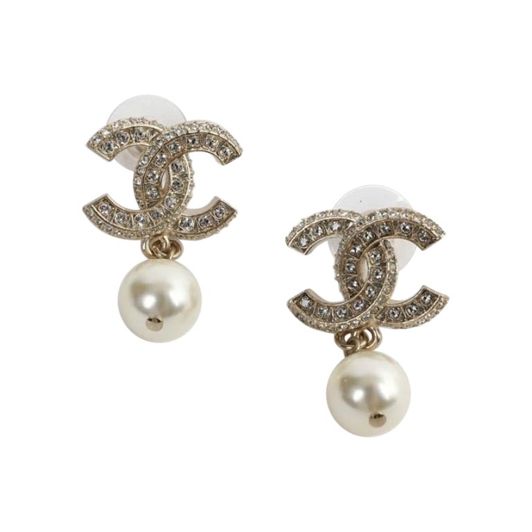 Classic Earrings CC Chanel For Sale