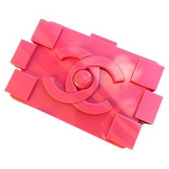 Chanel - Pochette en plexiglas rose brique Lego
