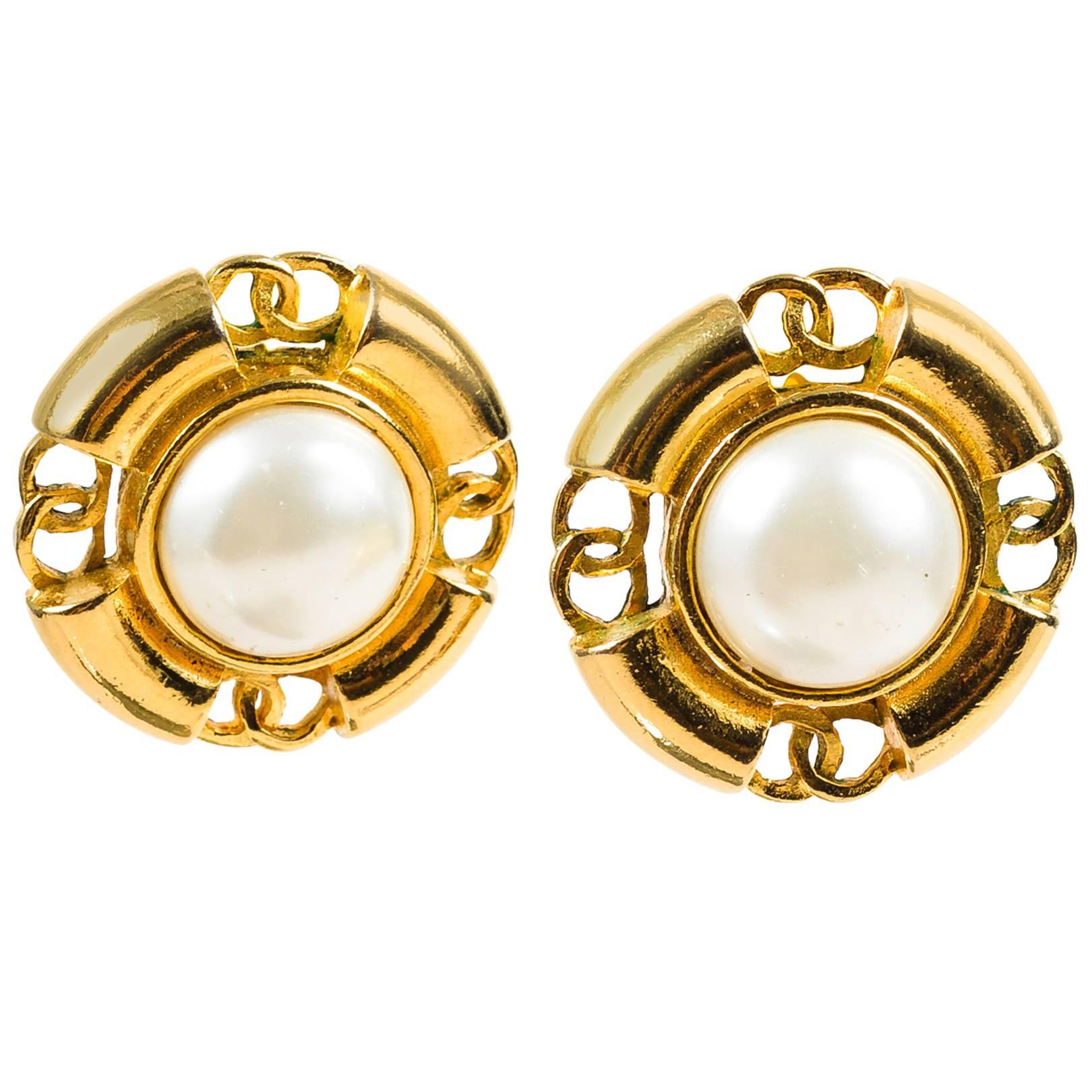 Vintage Chanel Gold Tone Cream Faux Pearl Cut Out 'CC' Clip On Earrings For Sale