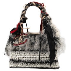 Sac Artic en tweed noir et blanc matelassé de Chanel, 2010