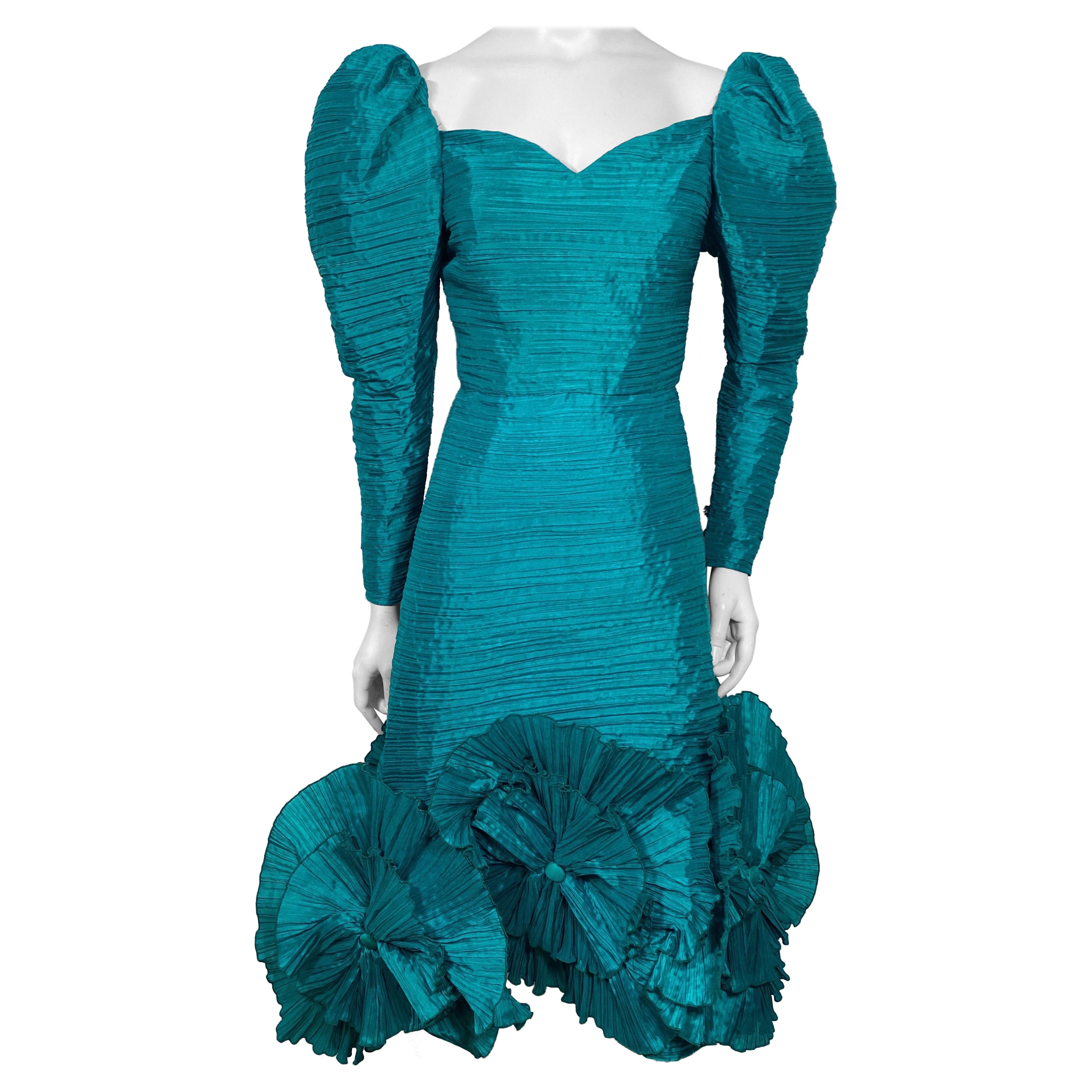 Richilene 1990’s Emerald Green Pleated Silk Dress-Size 4 For Sale