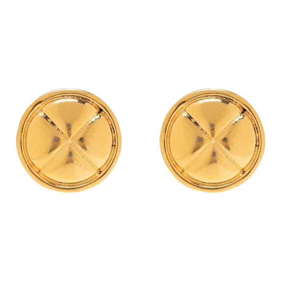 1980s Chanel Gold Tone Diamond-Quilted Earrings For Sale
