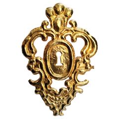Rochas Gold Tone Giant Brooch 11