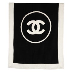 Chanel Schwarzes und weißes Strandhandtuch aus Baumwolle