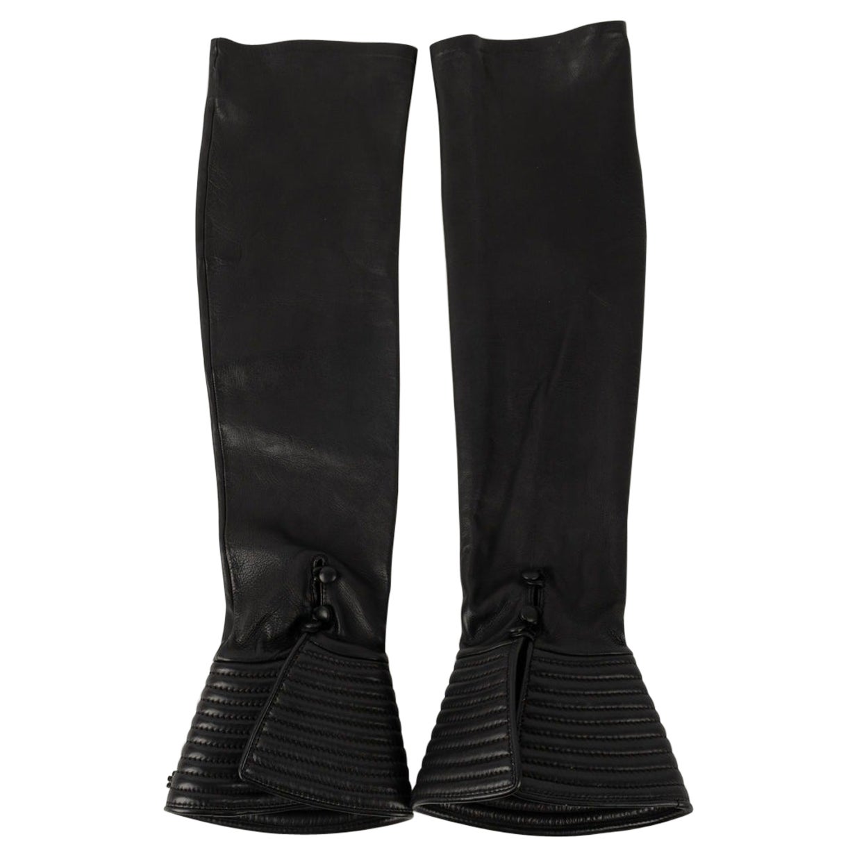 Chanel - Gants et manchettes en cuir d'agneau noir en vente