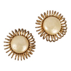 Vintage Chanel Golden Metal Clip-on Earrings Haute Couture
