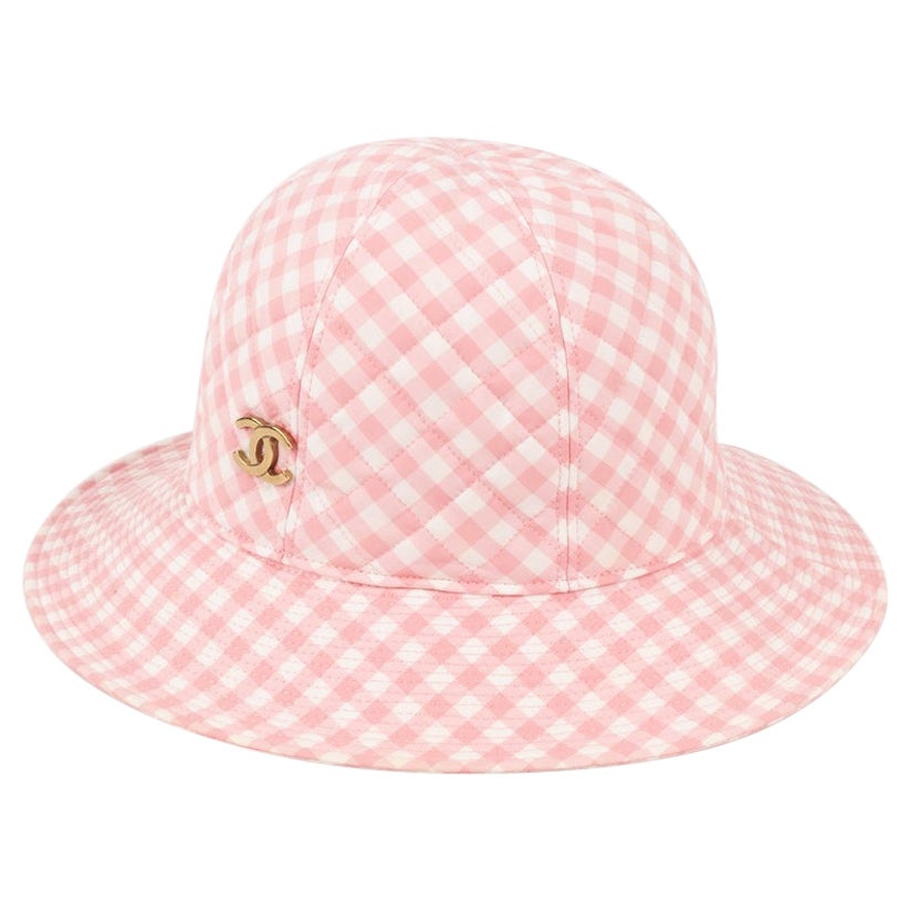 Chanel Rosa und weißer Gingham-Hut aus gesteppter Baumwolle im Angebot