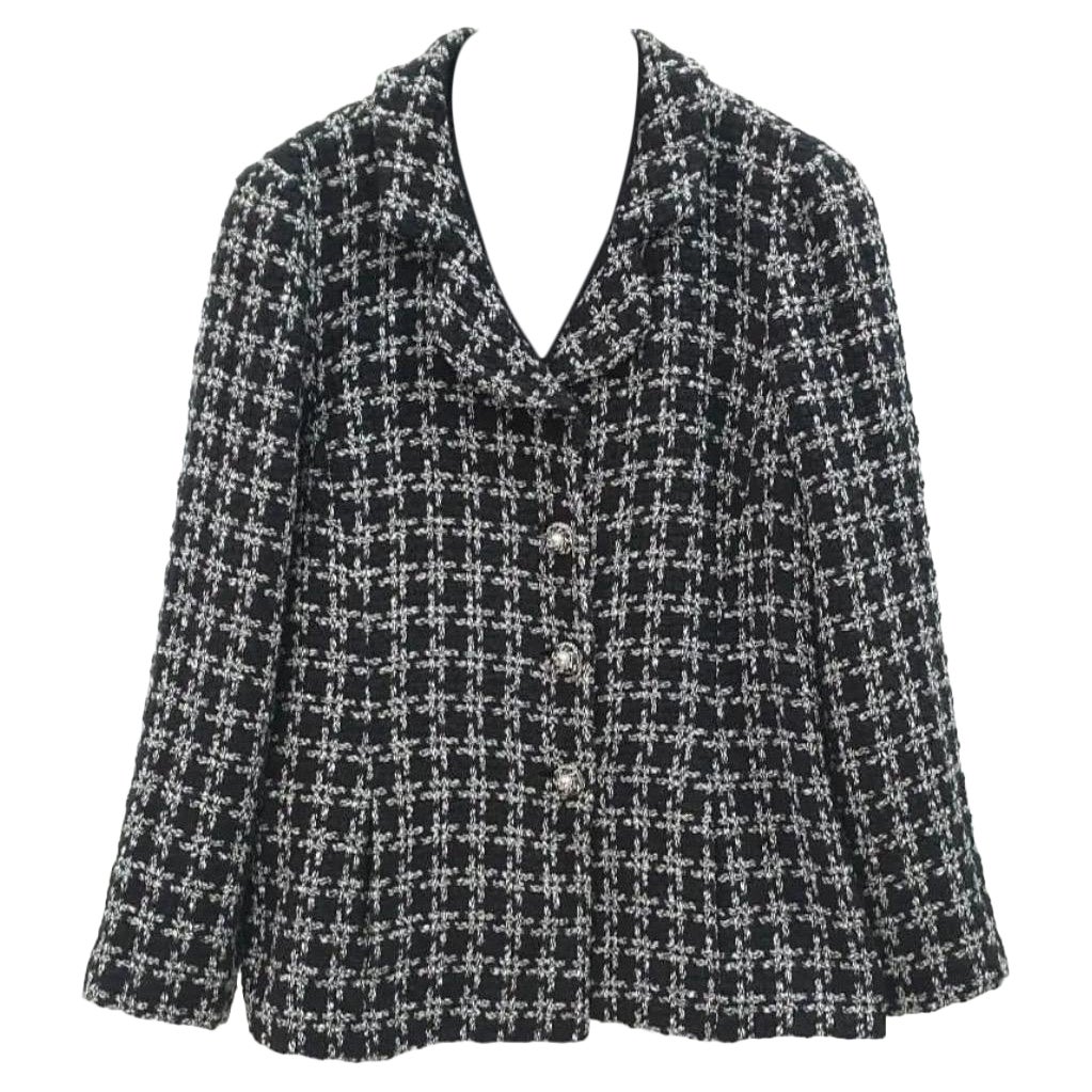 CHANEL 10P Tweed CC Logo Gripoix Button Jacket Blazer For Sale