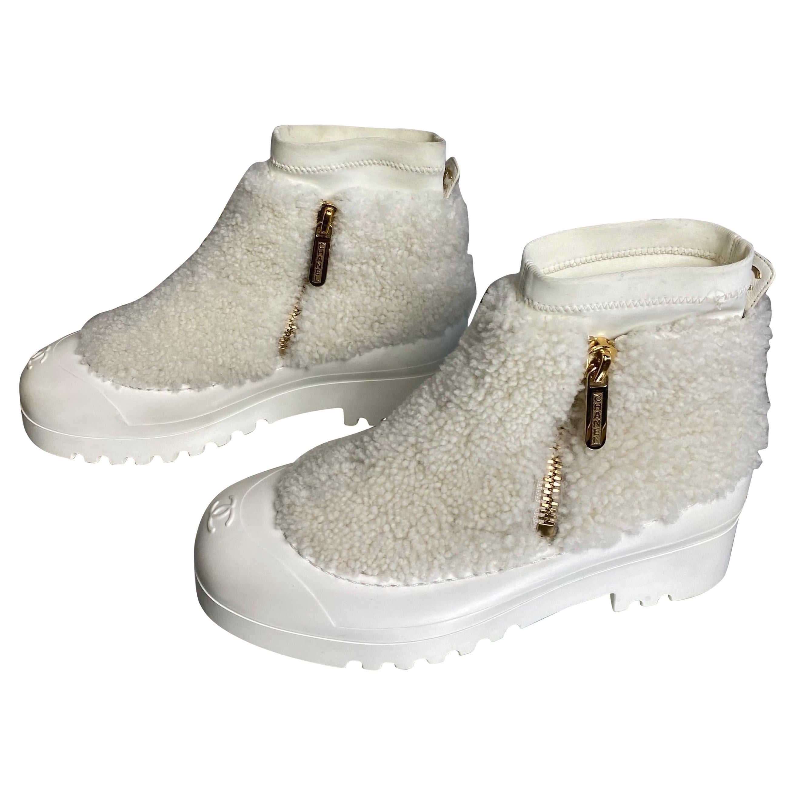 Chanel short ecru Shearling Boots For Sale