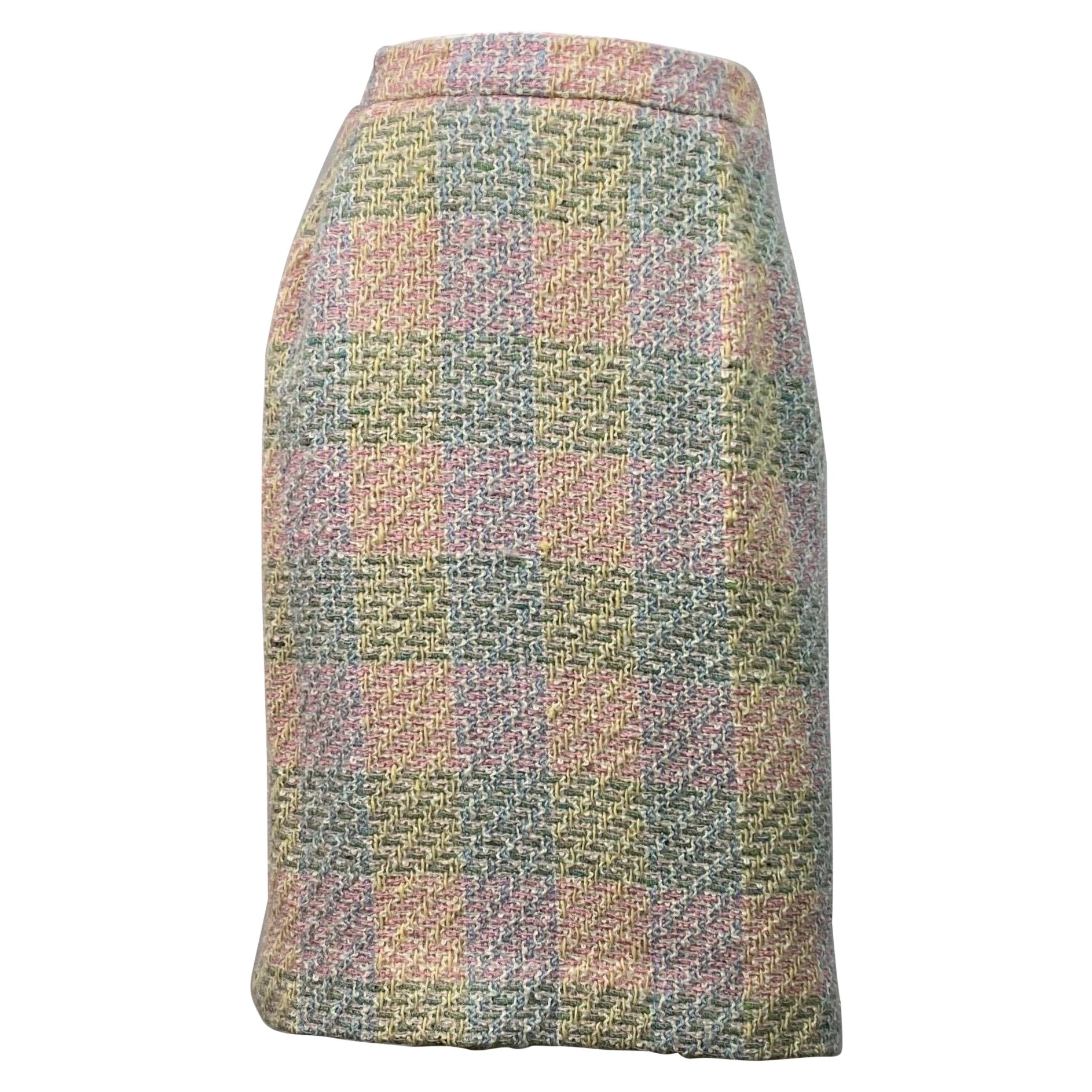 Chanel 1990’s Pastel Boucle Tweed Skirt - Size 42  For Sale