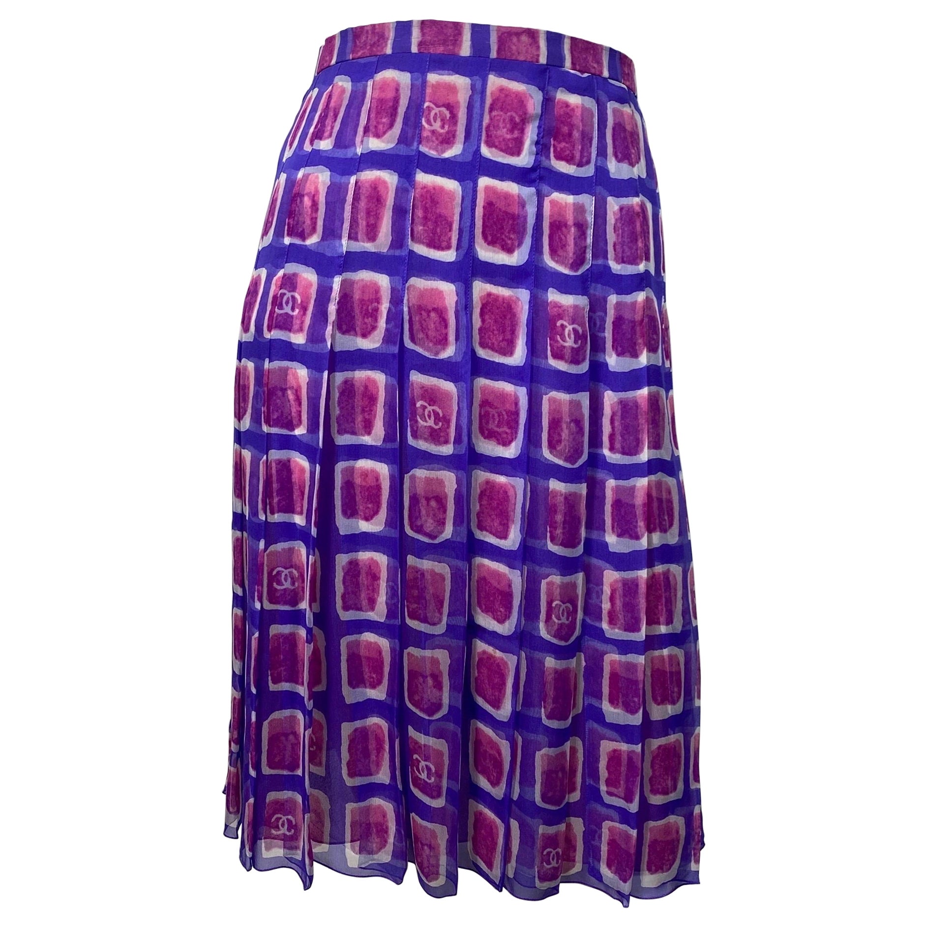 Chanel 2001 Purple and Fuchsia Silk Print Skirt - Size 40
