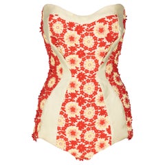 Prada Most Wanted Frühjahr 2012 Floral bestickter Pinup-Bodysuit mit Blumenstickerei