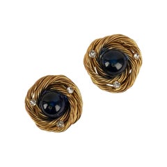 Chanel-Ohrringe aus goldenem Metall, 1980