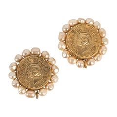 Chanel Golden Metal Clip-on Earrings with Costume Pearls Haute Couture