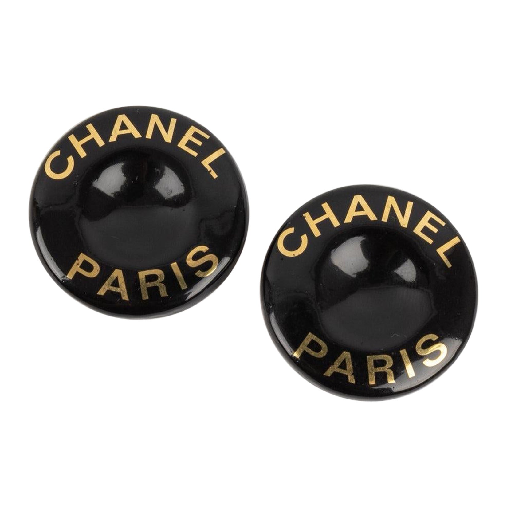 Chanel Clip-on Earrings in Golden Metal and Black Bakelite Spring, 1997 For Sale