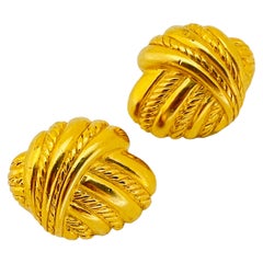 Vintage TRIFARI gold designer runway clip on earrings